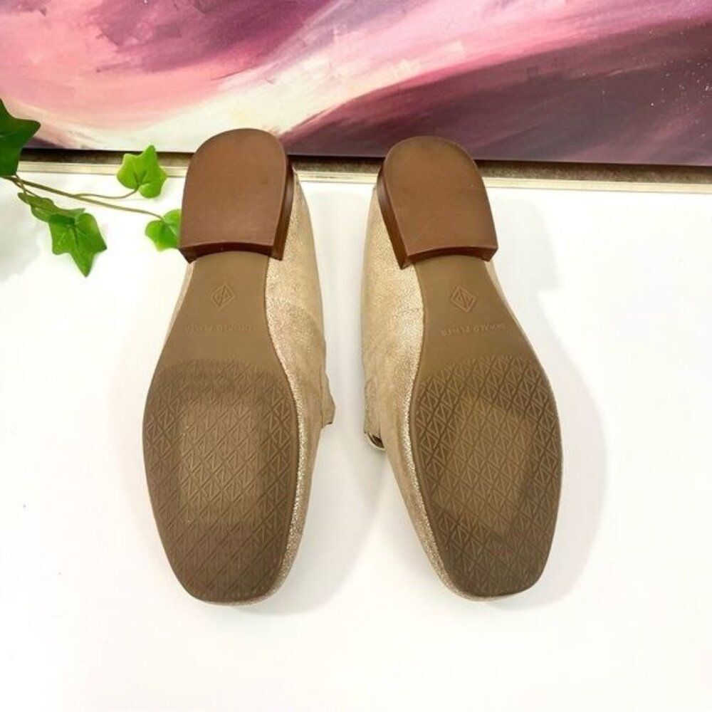 Donald Pliner Bethany Leather Loafer, In Pale Gold Size 6.5 - Picture 10 of 12